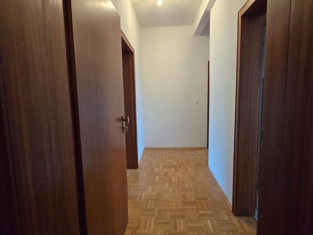 Bezugsfertige 3 Zimmerwohnung mit Balkon 2.OG in zentraler Lage