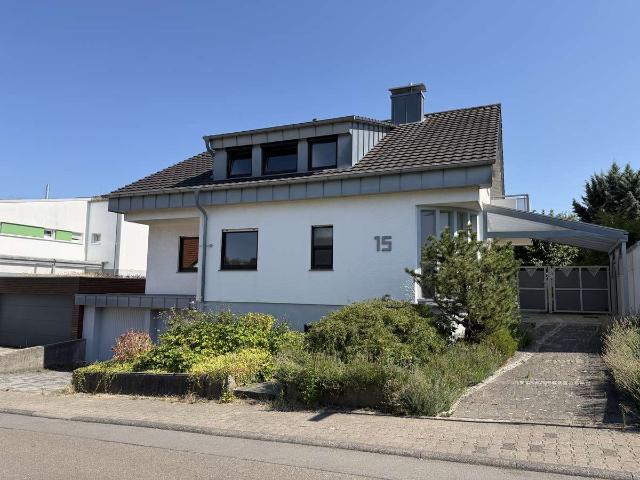 Bezugsfertiges Zweifamilienhaus mit unverbaubarem Blick ins Grüne