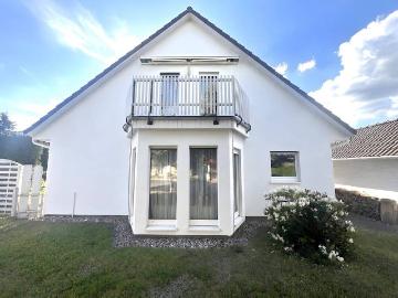 Bezugsfertiges Familienhaus mit Energieeffizienz A+ in ruhiger Lage