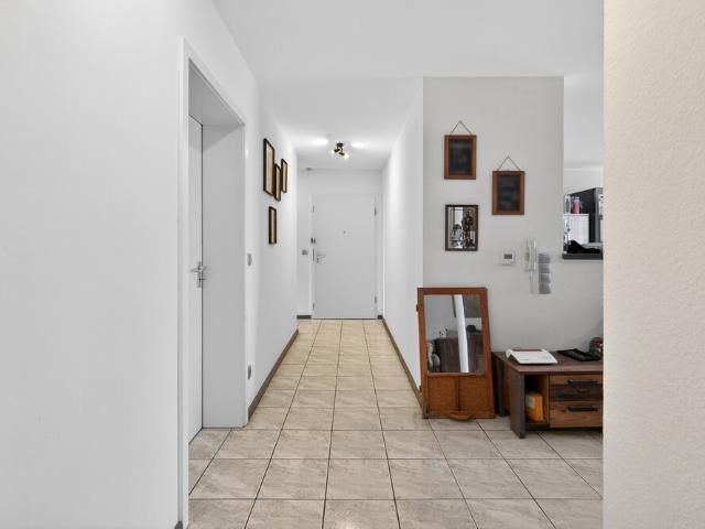 Bezugsfrei: Moderne Wohnung mit Balkon, Einbauküche und Tiefgaragenstellplatz