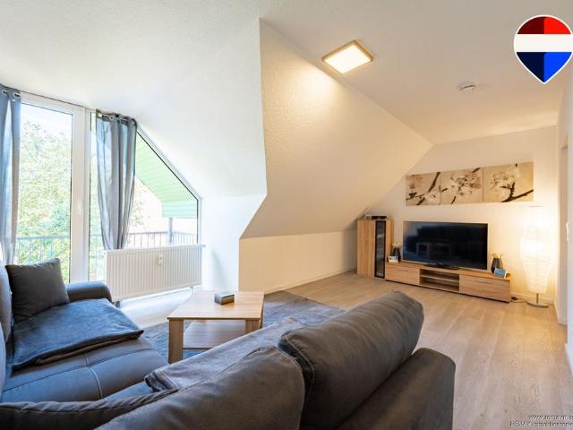 Bezugsfrei & modernisiert: Eigentumswohnung mit Balkon und Stellplatz + voll möbliert