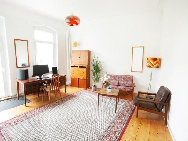 Bezugsfrei, ohne Provision  helle & ruhige 5 Zimmer Wohnung