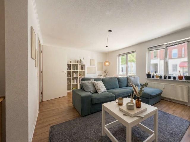 Bezugsfrei. Einziehen. Zuhause sein. Helle Stadtwohnung mit Stellplatz in Kiel Hassee