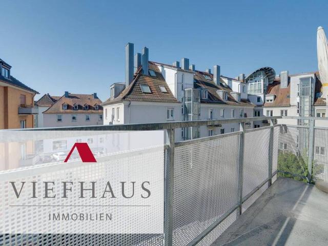 ! RESERVIERT ! Bezugsfrei & frisch renoviert helle 3 Zimmer Wohnung mit Balkon und Einbauküche