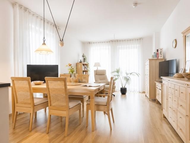 Bezugsfrei & ruhig: Moderne 3 Zimmer Wohnung mit Balkon und 2 Bädern