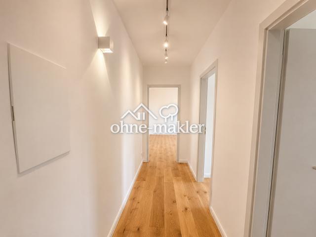 Bezugsfrei und mit Klimaanlage: Sanierte 2 Zimmer Wohnung mit Balkon in der Maxvorstadt