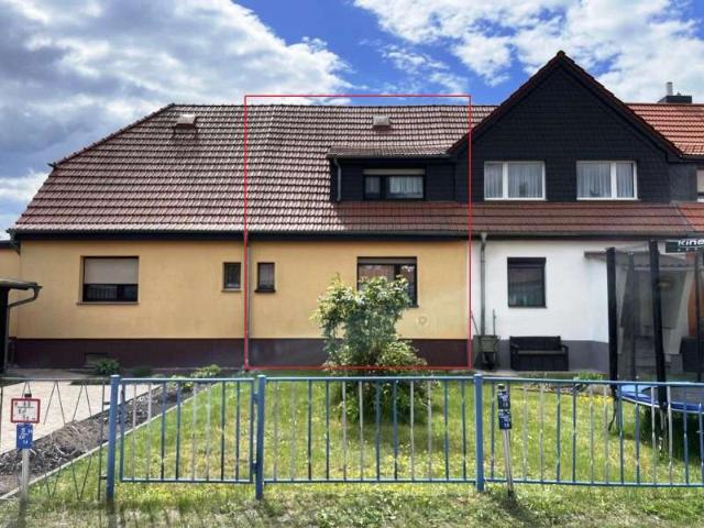 Bezugsfrei & zügig verfügbar Haus mit Garage, Werkstatt und Nebengelaß