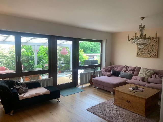 Bezugsfrei 4,5 Zimmer Maisonettewohnung mit großer überdachter Terrasse