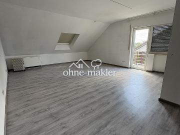 Bezugsfreie 4 Zimmer Dachgeschosswohnung mit Balkon – provisionsfrei