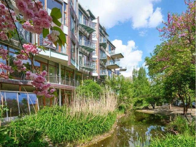 Bezugsfreie 2 Zi. Wohnung im 1.OG im Baller Architekturtraum am Preußenpark Provisionsfrei