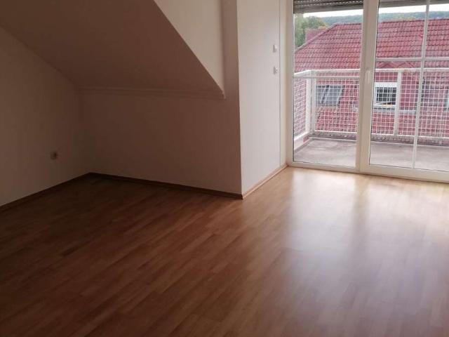 Bezugsfreie 2 Zimmer Wohnung mit Balkon, Keller & Stellplatz in Motzen
