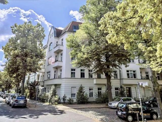Bezugsfreie 2 Zimmer Wohnung mit Balkon in Berlin Adlershof