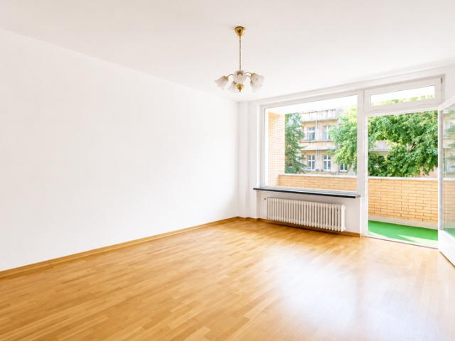 Bezugsfreie 2 Zimmer Wohnung mit Balkon in Berlin Gesundbrunnen