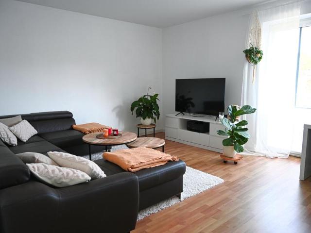 Bezugsfreie 2 Zimmer Wohnung mit Balkon und großer Wohnküche