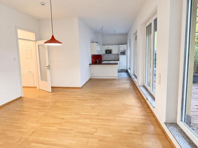 Bezugsfreie 2 Zimmer Wohnung Kollwitzkiez mit Balkon und Garten