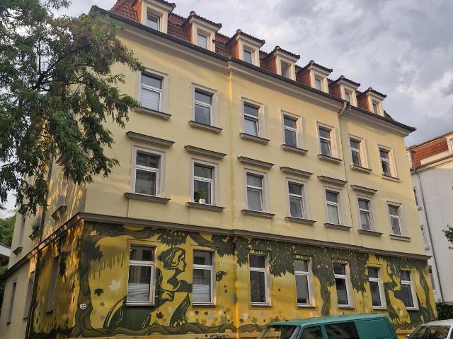Bezugsfreie 2 Zimmer Dachgeschosswohnung im Hechtviertel Dresden inkl Parkplatz