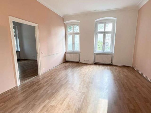 bezugsfreie 2 Zimmer Eigentumswohnung mit viel Potenzial