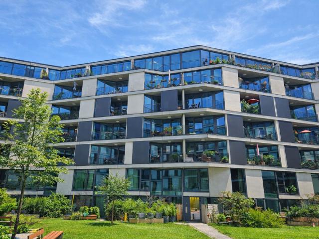 Bezugsfreies 2 Zimmer Penthaus mit Balkon im Samariterviertel