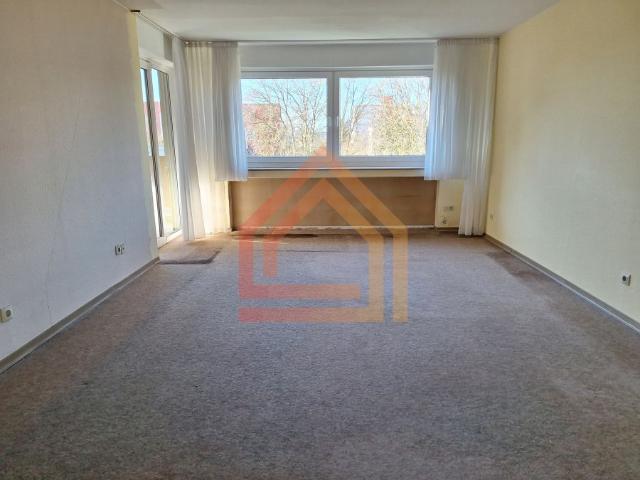 Bezugsfreie 3 Zimmer Wohnung mit zwei Balkonen