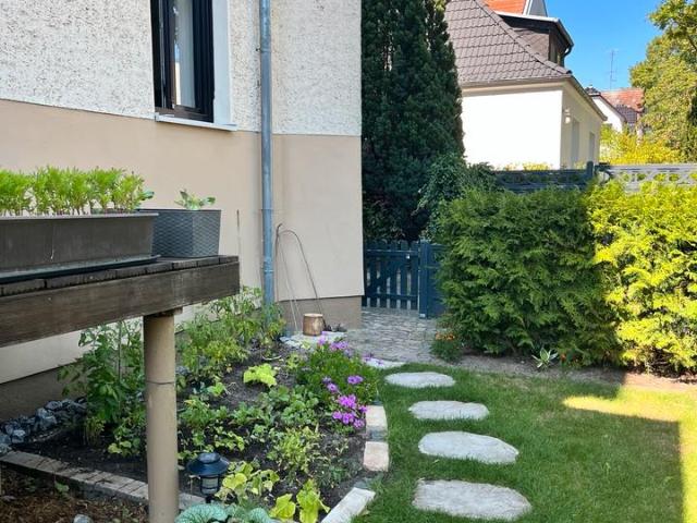 Bezugsfreie 3 Zimmer Wohnung mit eigenem Garten