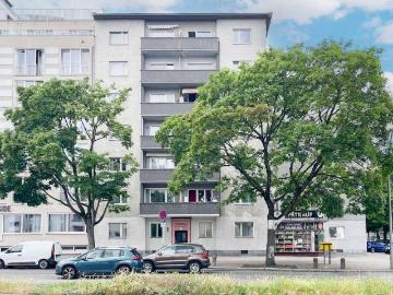 Bezugsfreie 3 Zimmer Wohnung im Erdgeschoss in Berlin Wilmersdorf