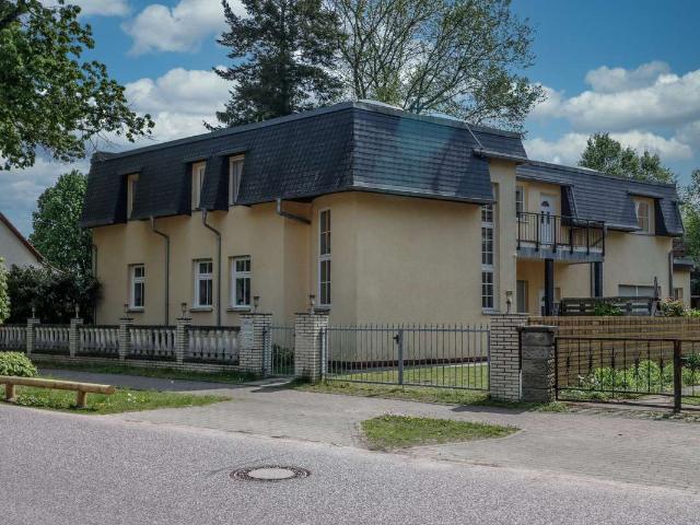 Bezugsfreie 3 Zimmer Dachgeschosswohnung in ruhiger grüner Lage