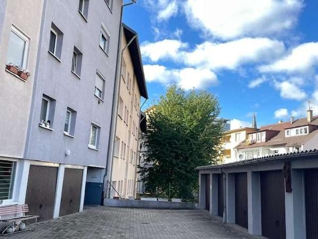 Bezugsfreie und geräumige 2ZKB Wohnung mit Garage in Pforzheim Oststadt!