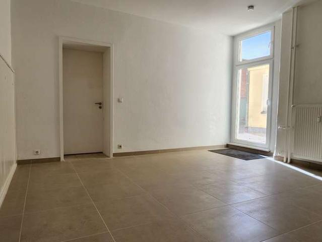 bezugsfreie helle 5 Raum EG Wohnung, zentral, Südterrasse, Wohnküche, Stellplatz