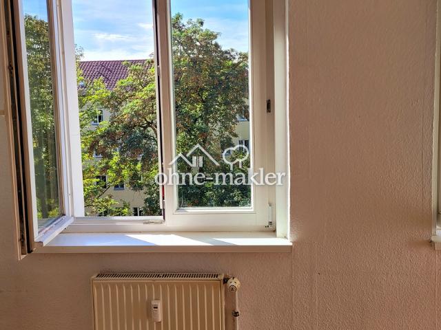 Bezugsfreie, helle 2 Zimmer Wohnung in Prenzlauer Berg, separate Küche, Dielenboden