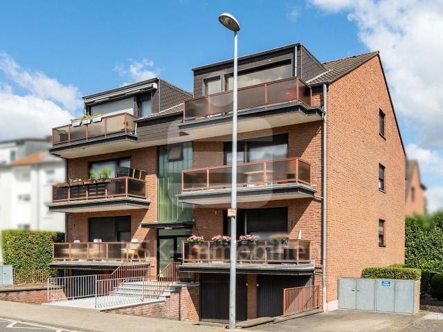 Bezugsfreie helle Eigentumswohnung mit Fußbodenheizung, Balkon und Garage in Pulheim