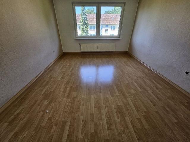 Bezugsfreie Mietwohnung mit ca. 65 m² Wohnfläche, 3 Zimmern und kleinem Balkon