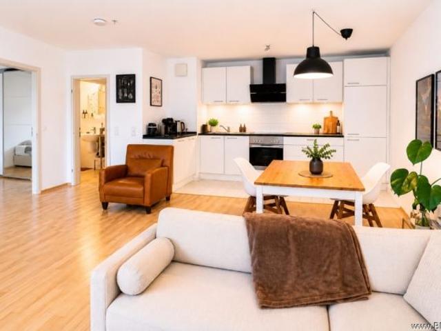 bezugsfreies Apartment mit separatem Schlafzimmer und Tiefgarage in Derendorf provisionsfrei
