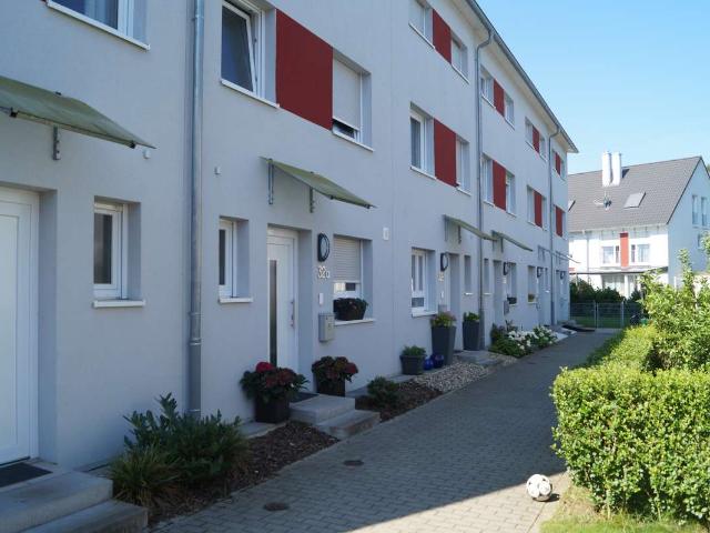 Bezugsfreies Reihenhaus mit Natur und See vor der Tür – stadtnah wohnen in Karlsruhe