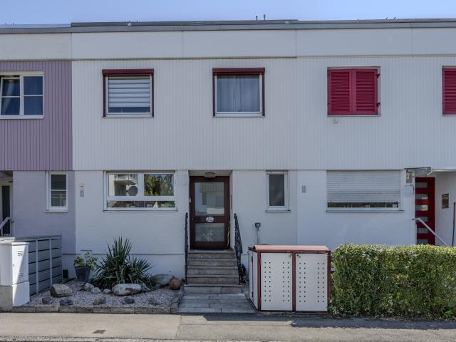 Bezugsfreies Reihenhaus mit viel Platz, Südgarten und langfristigem Erbbaurecht 46 J. Restlaufzeit