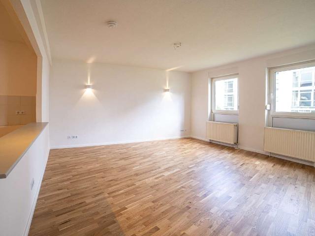 Bezugsfrei+Provisionsfrei* Modern mit Balkon+ Parkett in Hoppegarten