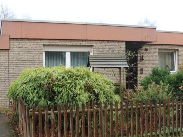 Bezahlbar wohnen: Renovierungsbedürftiges Haus im Erbbaurecht mit Potenzial