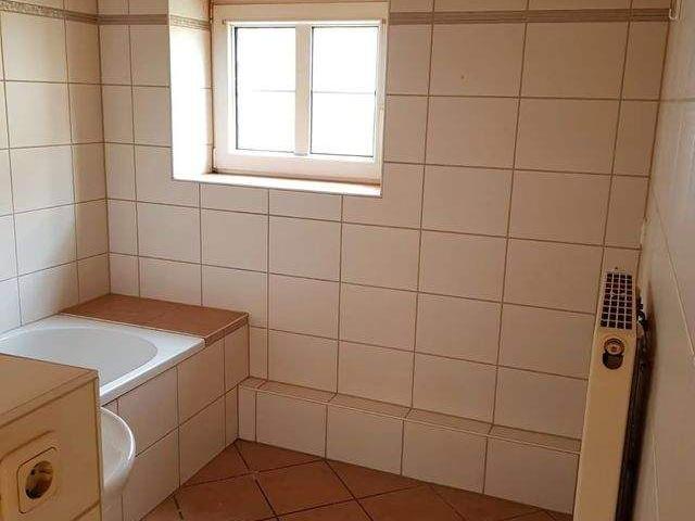 Einbauküche Möglich! Ruhige 2 Raum Wohnung im Erdgeschoss zu vermieten