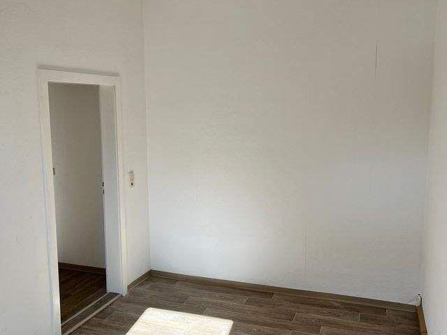Bezahlbare 2 Raum Wohnung – zentrale Lage in Crimmitschau