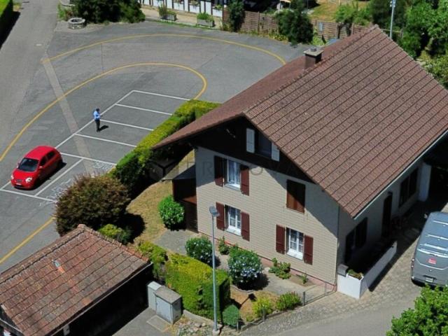 Bezahlbares Einfamilienhaus oberhalb Grosshöchstetten