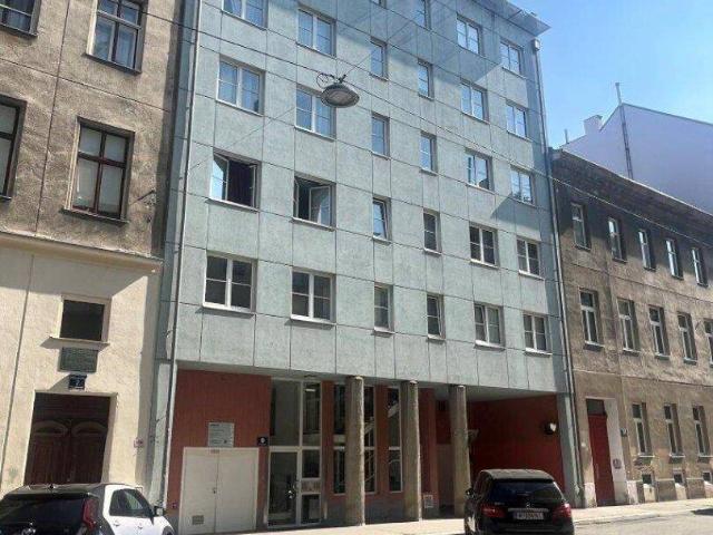 Bezaubernde, generalsanierte 2 Zimmer Wohnung und KFZ Stellplatz in Top Lage des 4. Bezirks