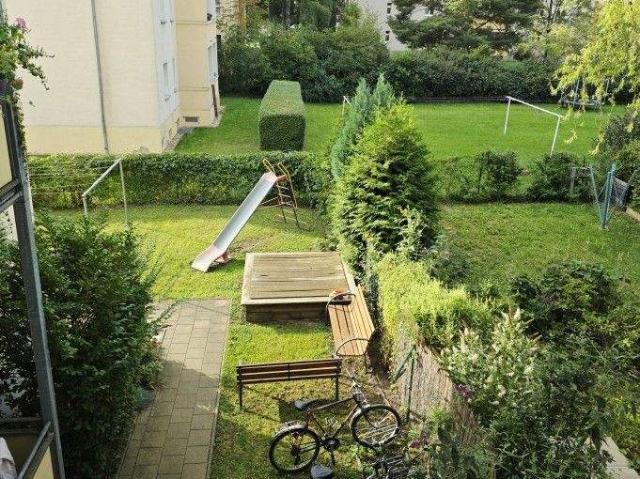 Bezaubernde Wohnung mit EinbaukÃ¼che und Balkon!