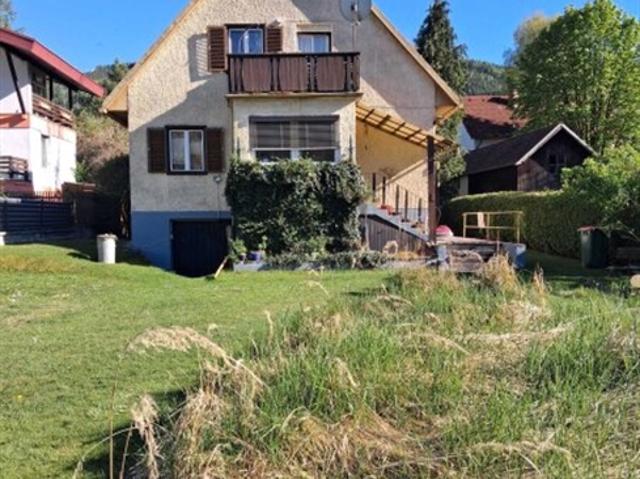 Bezauberndes Einfamilienhaus mit Doppelgarage und wunderbarem Garten