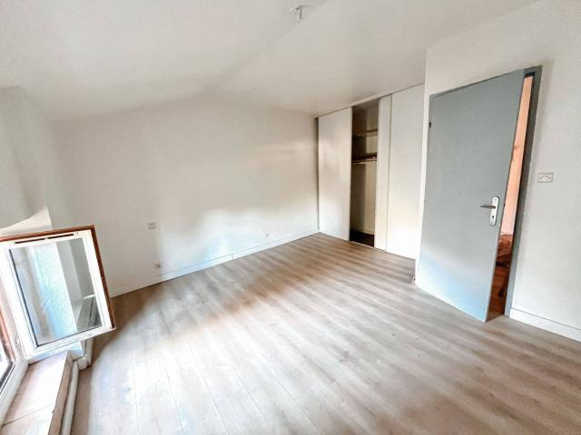 Béziers Centre T3 rénové de 67 m² avec cuisine équipée