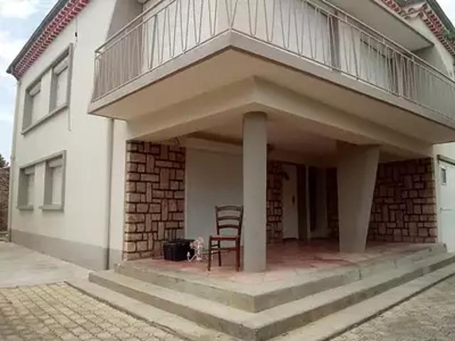 Béziers 34500 Location maison 5 pièces t5 au dernier étage