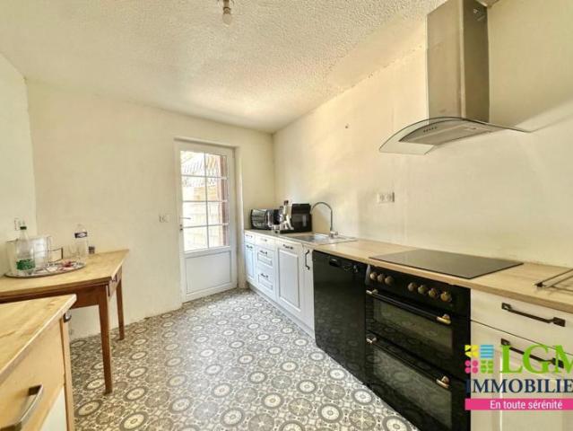 BEZOUCE Spacieuse maison familiale au coeur du village