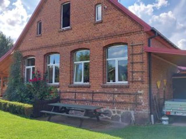 Bezpośrednio, Benice, 250 m² Dom