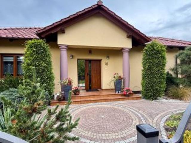 Bezpośrednio, Obora, 148 m² Dom