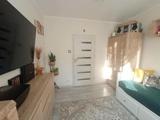 Bezpośrednio, Stąporków, pl. Wolności, 49 m² Mieszkanie