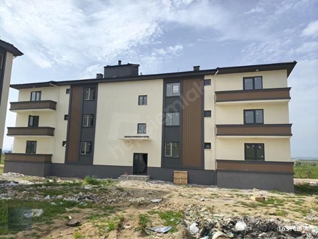BİGA EMLAK DÜNYASINDAN ESENTEPE MAHALLESİNDE SATILIK 2+1