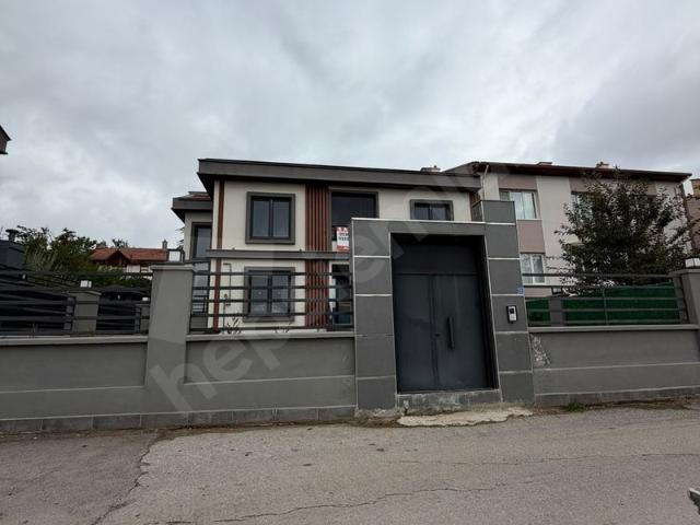 BİNEVLERDE SATILIK VİLLA